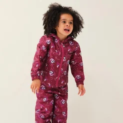 Regatta Peppa Pig Pack It Regenjas Voor Kinderen - Donkerrood -Mode Geest Verkoop peppa pig pack it regenjas voor kinderen donkerrood 4