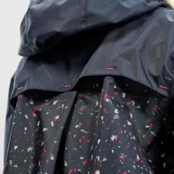 Quechua Regenjack Hike 150 Voor Meisjes Grijs Met Tribalopdruk -Mode Geest Verkoop regenjas voor wandelen mh150 marineblauw kinderen 7 15 jaar 5