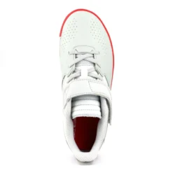 Kipsta Schoenen Voor Street Football Kinderen Barrio KID -Mode Geest Verkoop schoenen voor street football barrio kid grijsrood 4