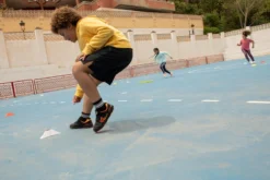 Decathlon Tennisschoenen Voor Kinderen Artengo TS160 Blauw Regenboog -Mode Geest Verkoop stevige sneakers met klittenband voor kinderen ts160 8