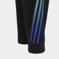 ADIDAS Train Icons AEROREADY 3-Stripes Knit Broek -Mode Geest Verkoop train icons aeroready 3 stripes knit broek 4