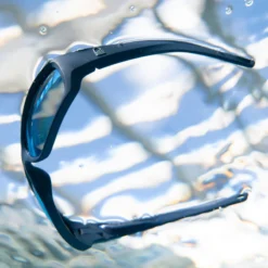 Tribord Watersportbril Voor Kinderen SAILING 100 Gepolariseerd Drijvend -Mode Geest Verkoop watersportbril voor kinderen sailing 100 gepolariseerd drijvend donkerblauw 5